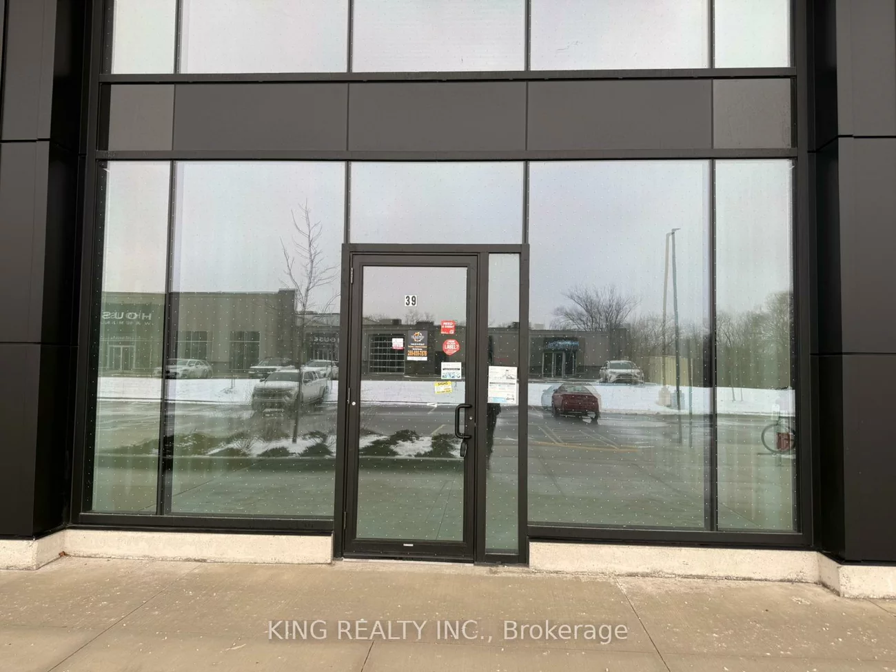 530, speers, 1014 - QE Queen Elizabeth, Oakville