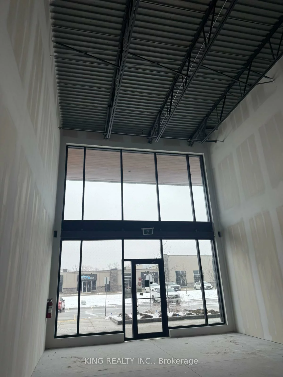 530, speers, 1014 - QE Queen Elizabeth, Oakville