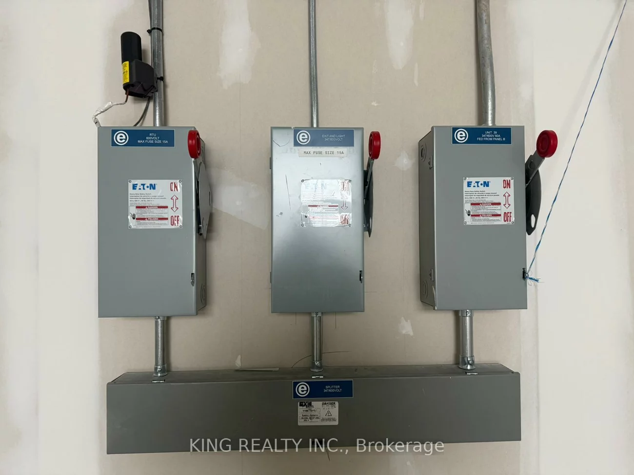 530, speers, 1014 - QE Queen Elizabeth, Oakville