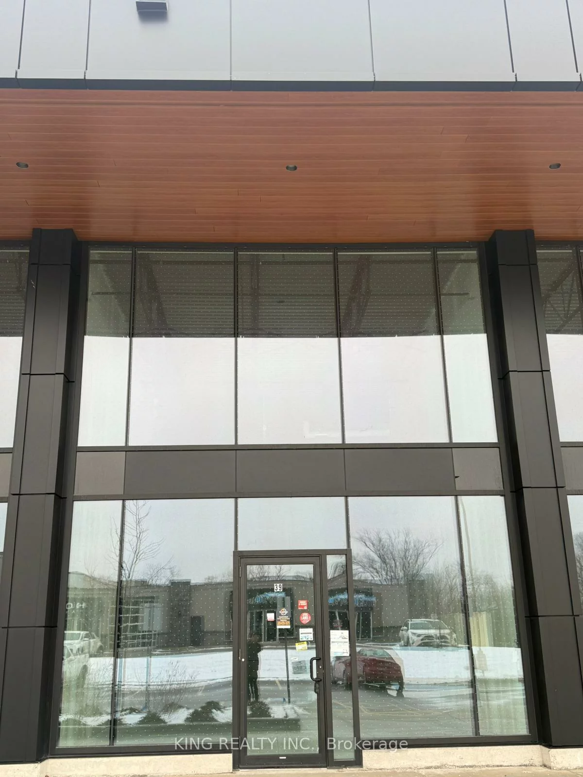 530, speers, 1014 - QE Queen Elizabeth, Oakville