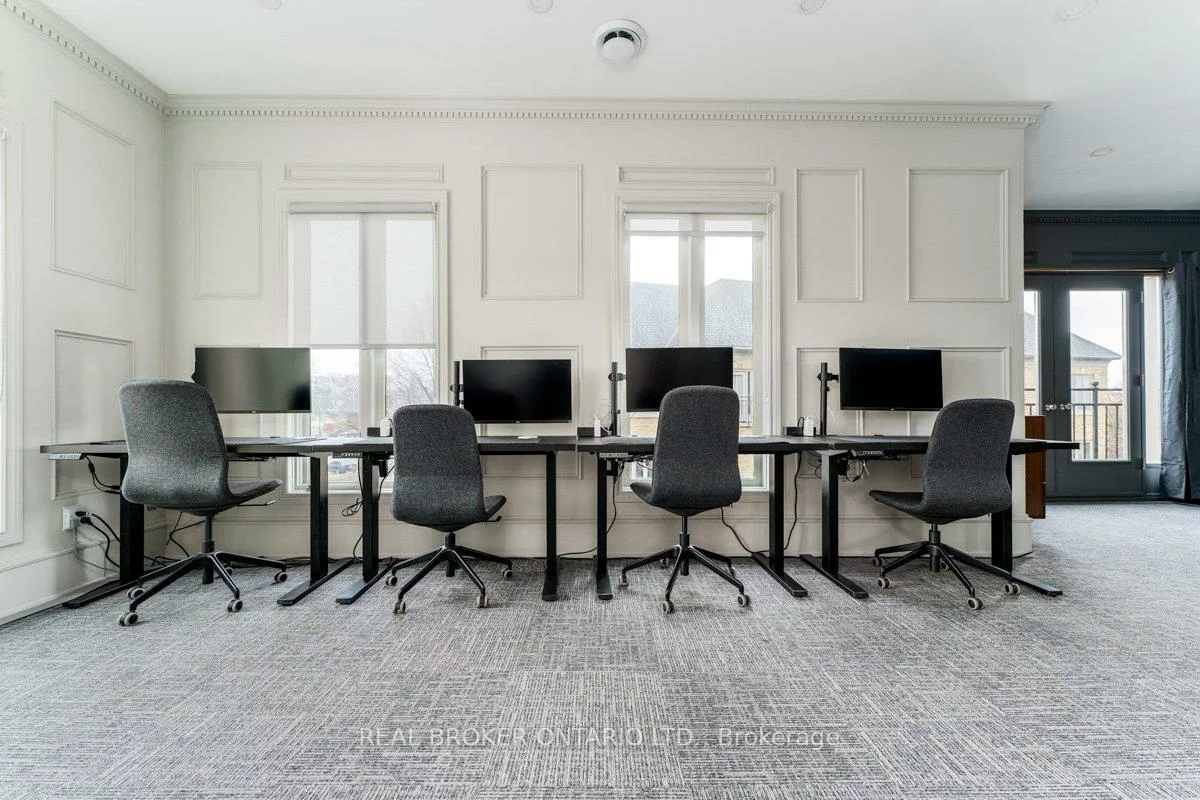 420, North Service, 1014 - QE Queen Elizabeth, Oakville