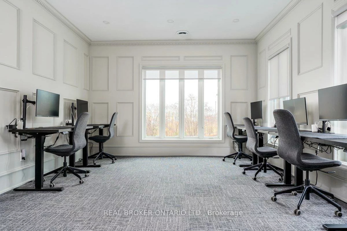 420, North Service, 1014 - QE Queen Elizabeth, Oakville