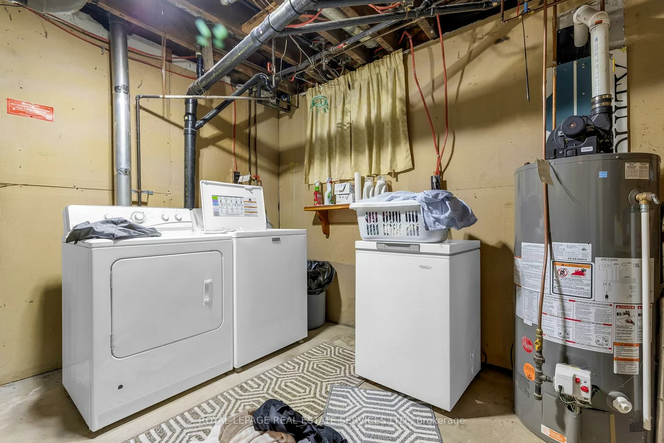 2386, Sovereign, 1001 - BR Bronte, Oakville