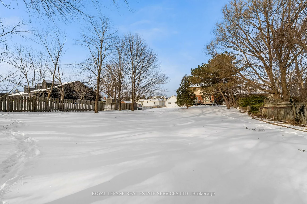 2386, Sovereign, 1001 - BR Bronte, Oakville