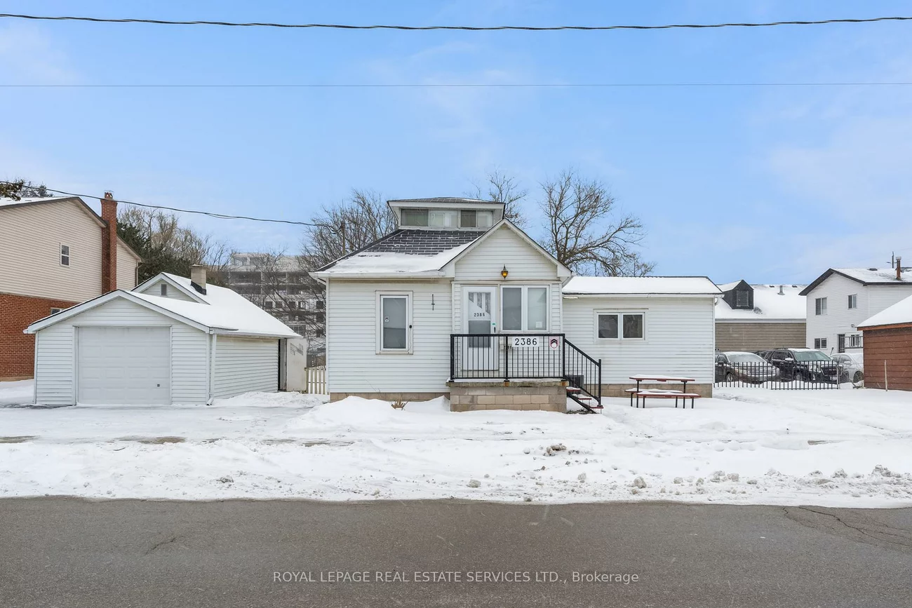 2386, Sovereign, 1001 - BR Bronte, Oakville