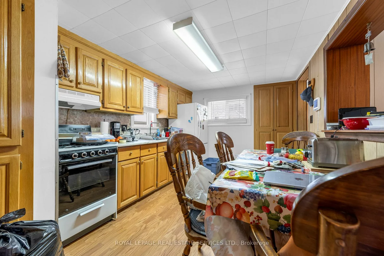 2386, Sovereign, 1001 - BR Bronte, Oakville