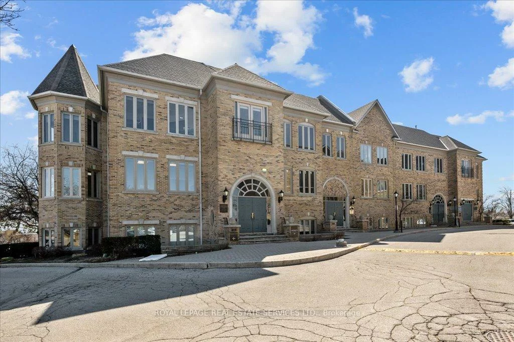 414, North Service, 1014 - QE Queen Elizabeth, Oakville