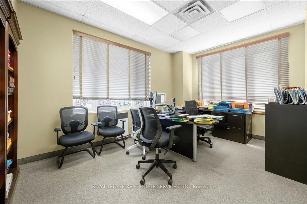 414, North Service, 1014 - QE Queen Elizabeth, Oakville