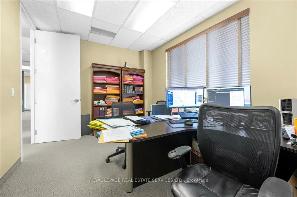 414, North Service, 1014 - QE Queen Elizabeth, Oakville