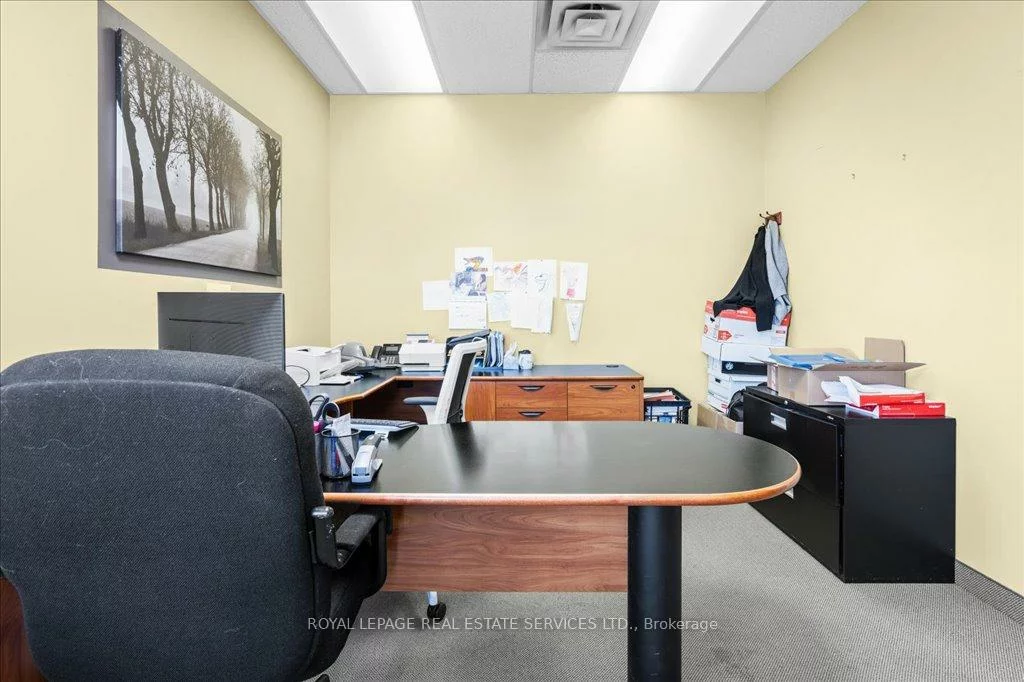 414, North Service, 1014 - QE Queen Elizabeth, Oakville