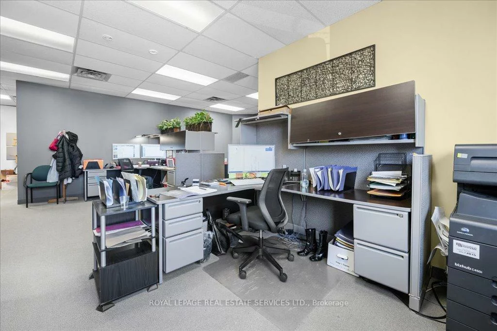 414, North Service, 1014 - QE Queen Elizabeth, Oakville