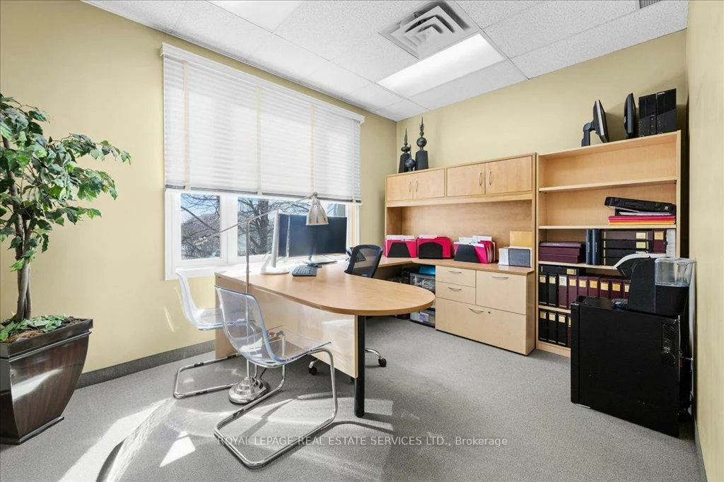 414, North Service, 1014 - QE Queen Elizabeth, Oakville