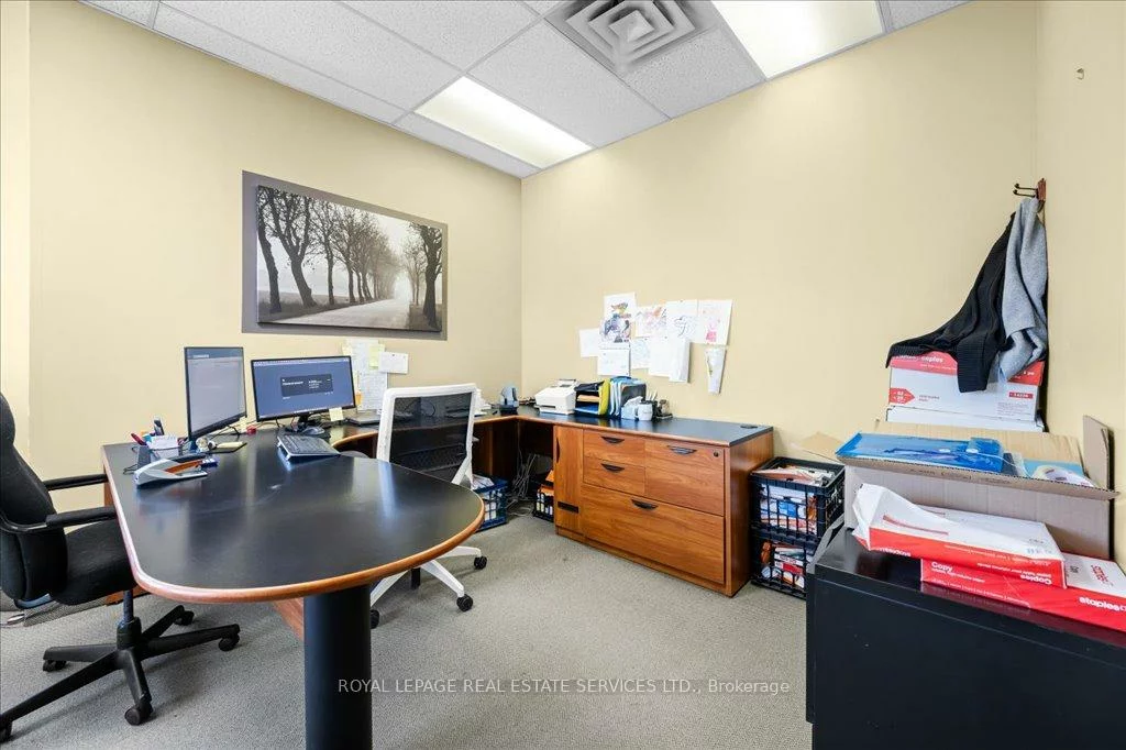 414, North Service, 1014 - QE Queen Elizabeth, Oakville