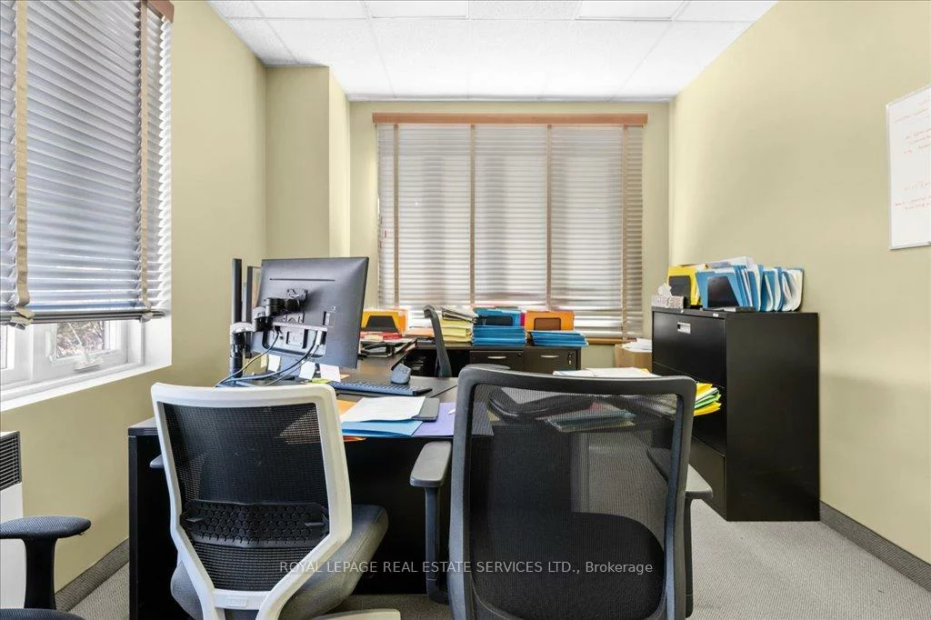 414, North Service, 1014 - QE Queen Elizabeth, Oakville