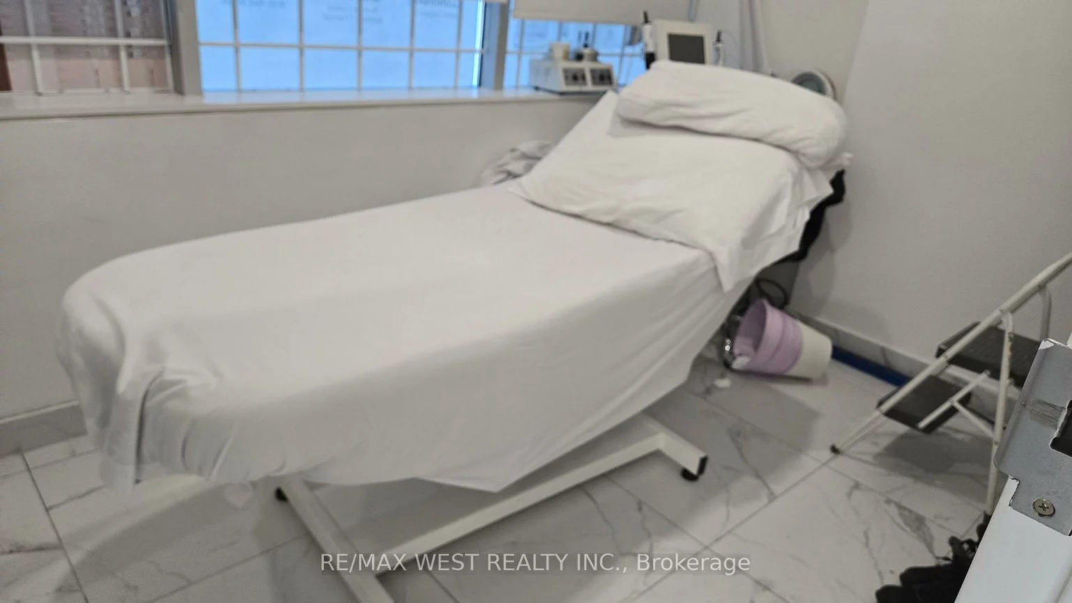 1903, Ironoak, 1005 - FA Falgarwood, Oakville