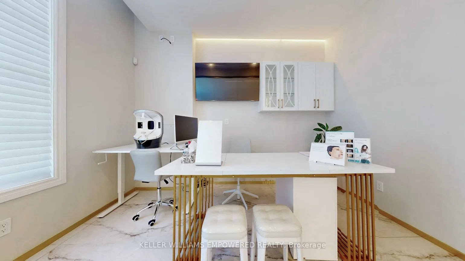 1545, Cornwall, 1014 - QE Queen Elizabeth, Oakville