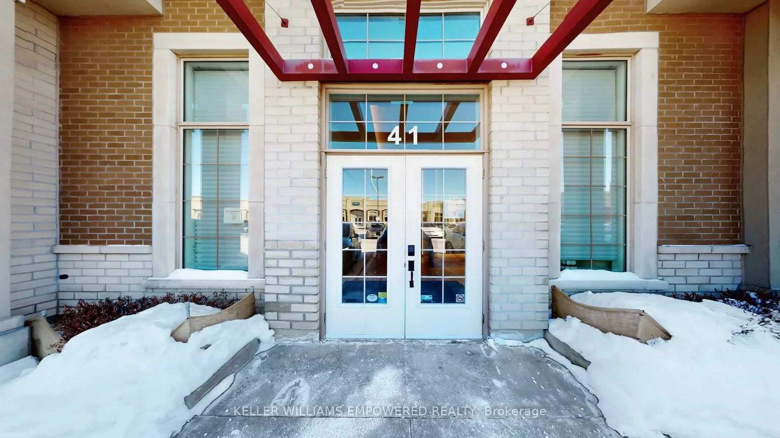 1545, Cornwall, 1014 - QE Queen Elizabeth, Oakville