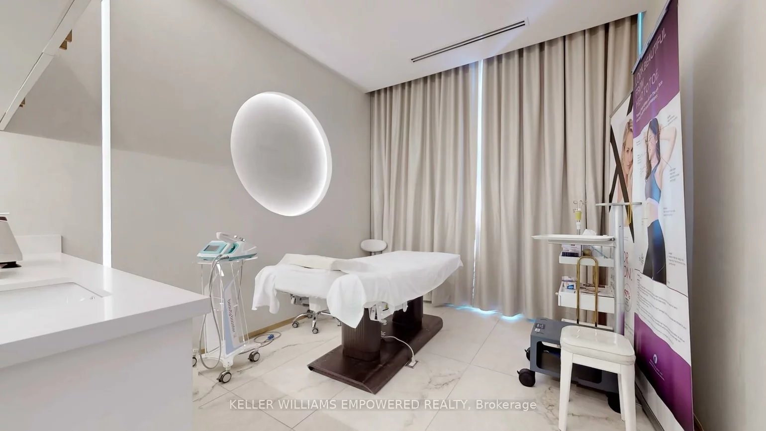 1545, Cornwall, 1014 - QE Queen Elizabeth, Oakville