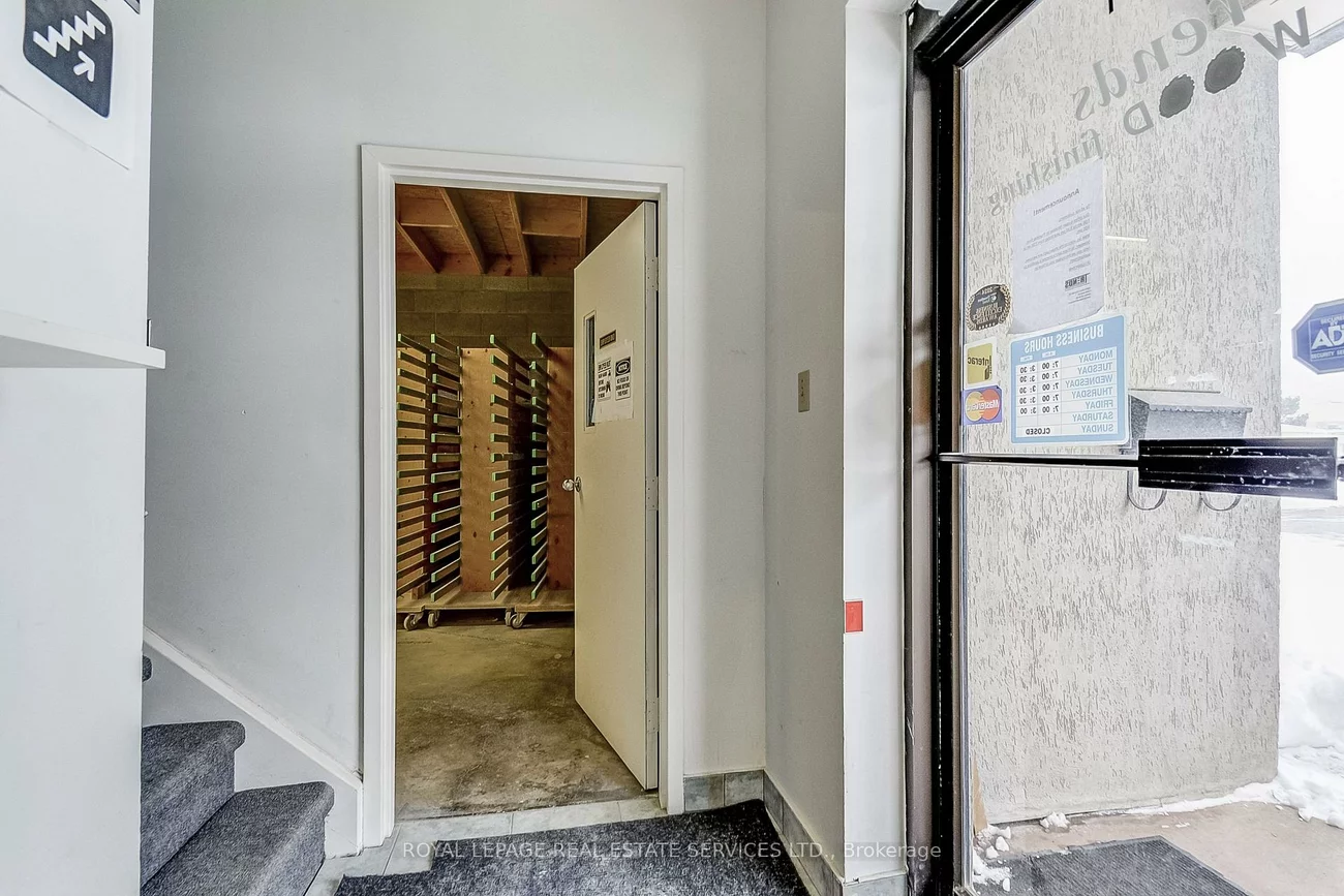 2050, Speers, 1014 - QE Queen Elizabeth, Oakville