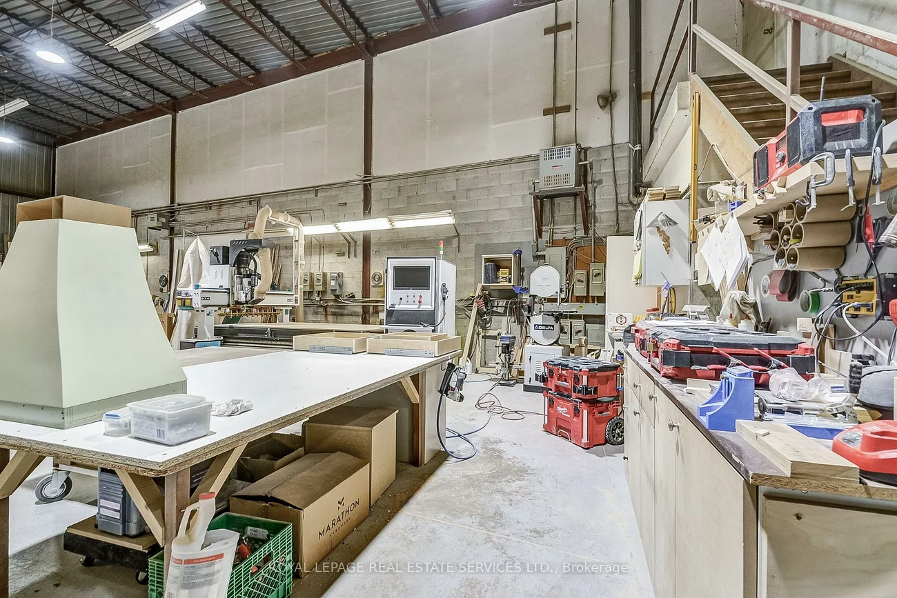 2050, Speers, 1014 - QE Queen Elizabeth, Oakville