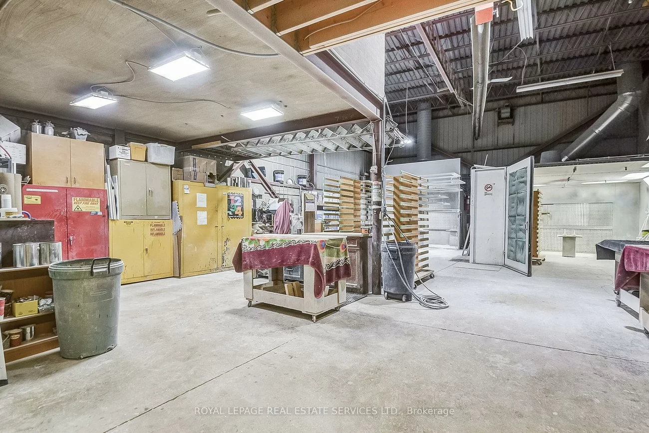 2050, Speers, 1014 - QE Queen Elizabeth, Oakville