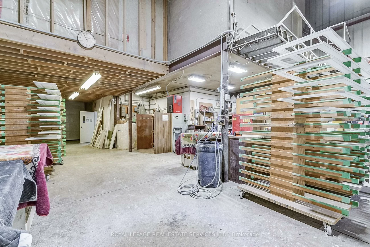 2050, Speers, 1014 - QE Queen Elizabeth, Oakville