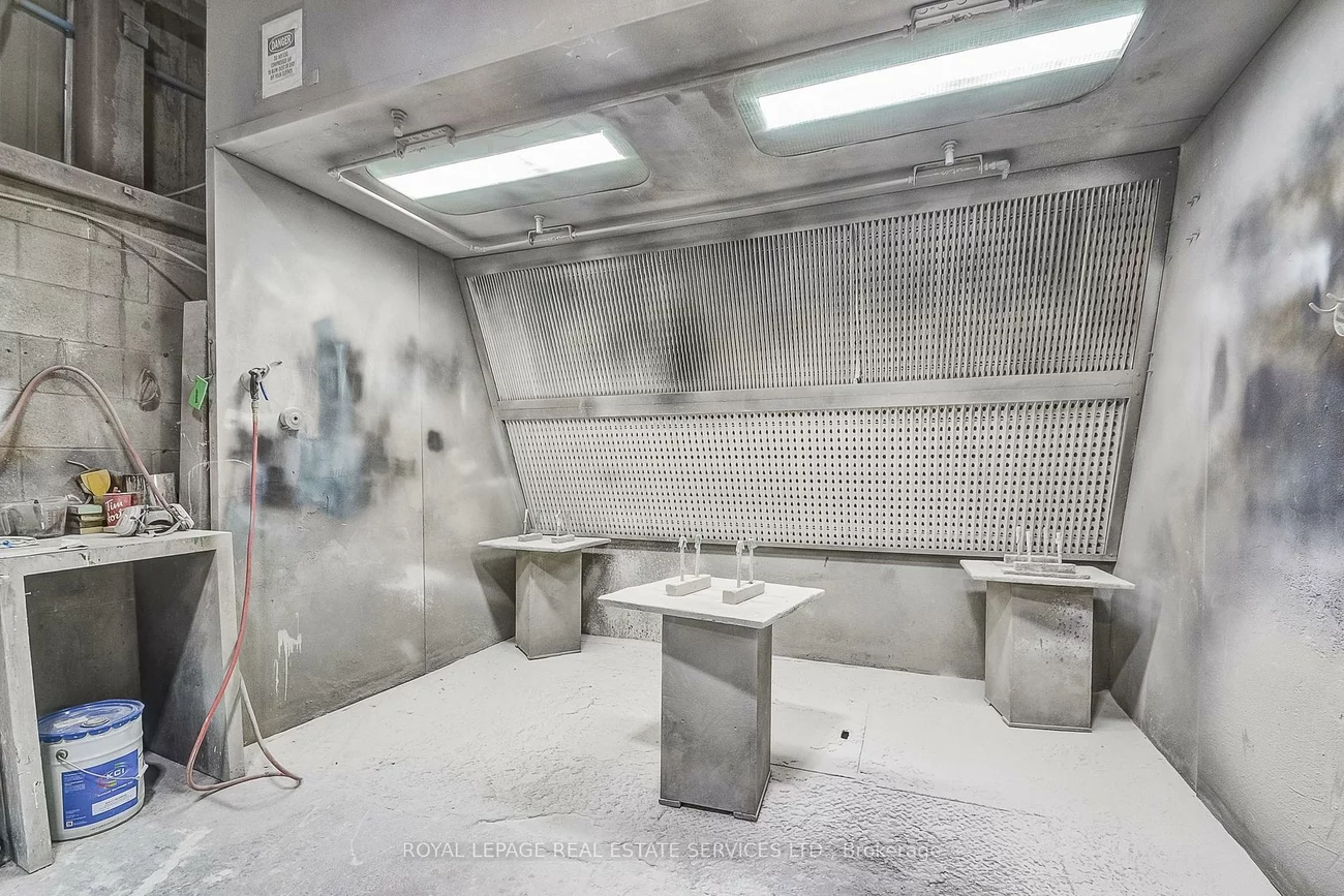 2050, Speers, 1014 - QE Queen Elizabeth, Oakville