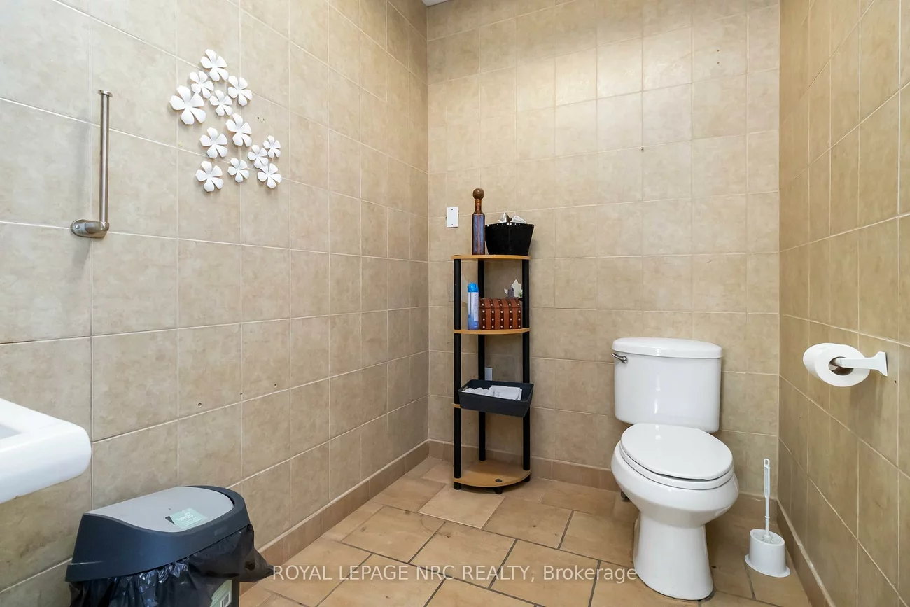 207, Cross, 1014 - QE Queen Elizabeth, Oakville