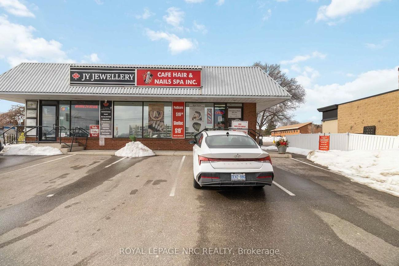 207, Cross, 1014 - QE Queen Elizabeth, Oakville