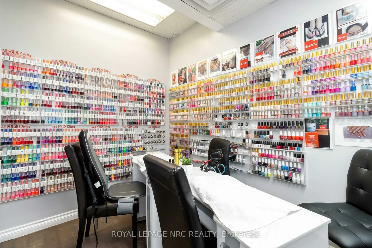 207, Cross, 1014 - QE Queen Elizabeth, Oakville