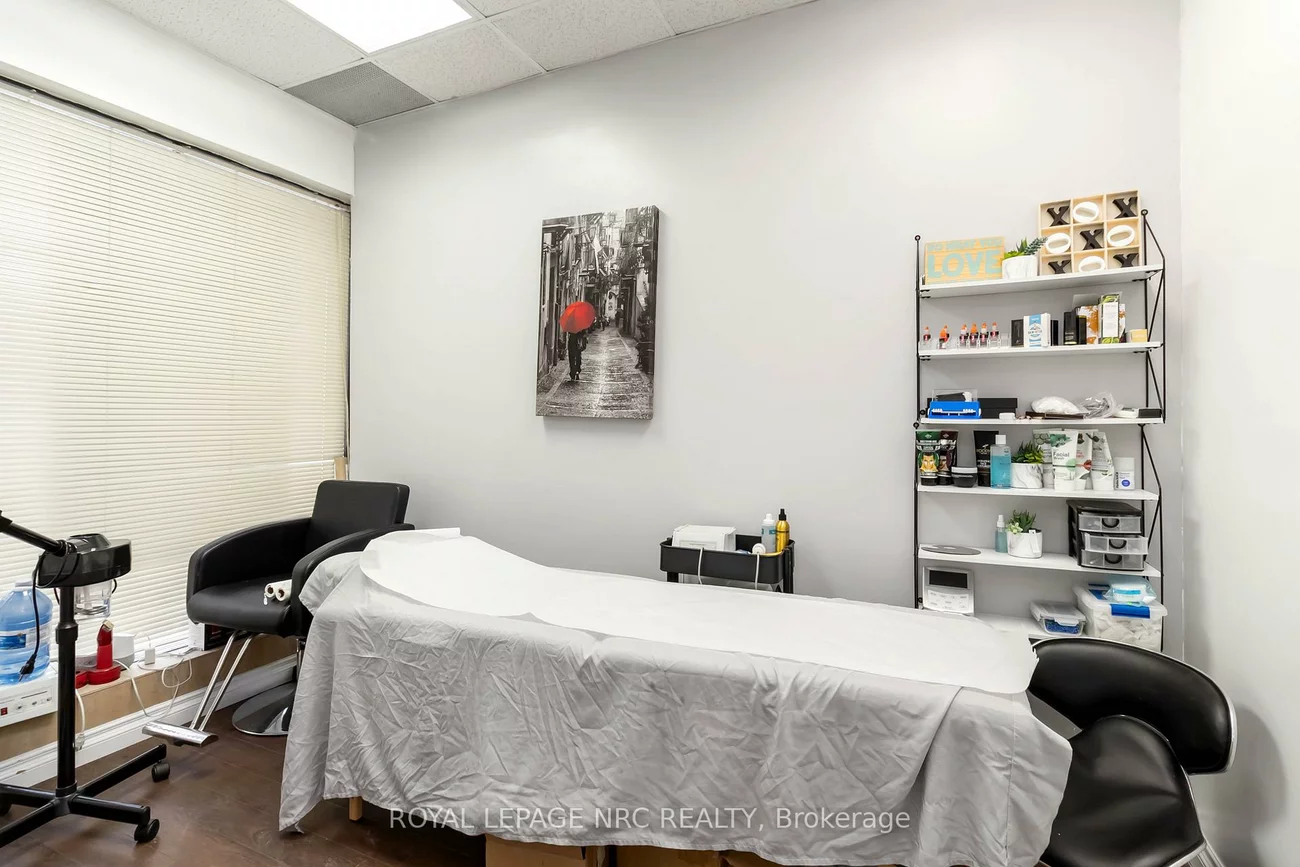 207, Cross, 1014 - QE Queen Elizabeth, Oakville