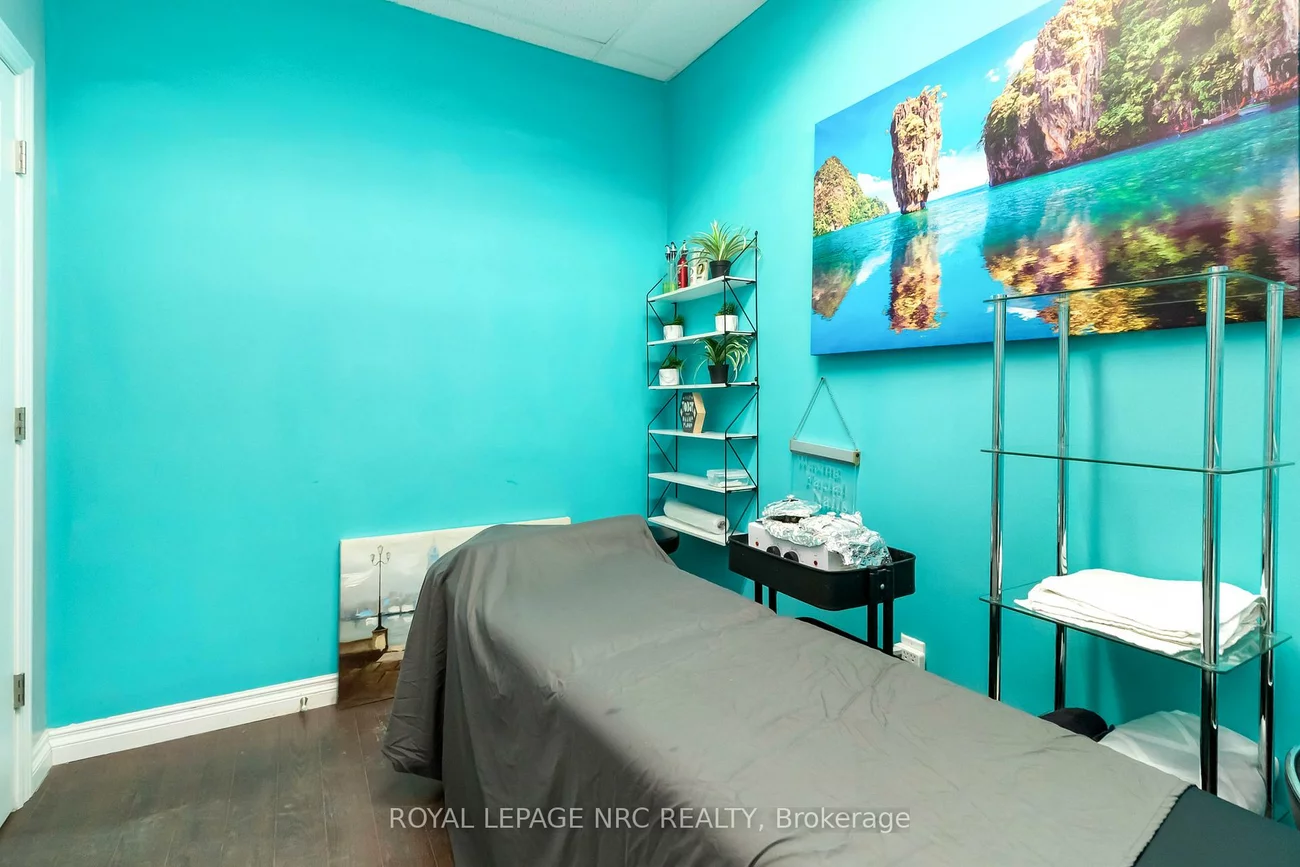 207, Cross, 1014 - QE Queen Elizabeth, Oakville