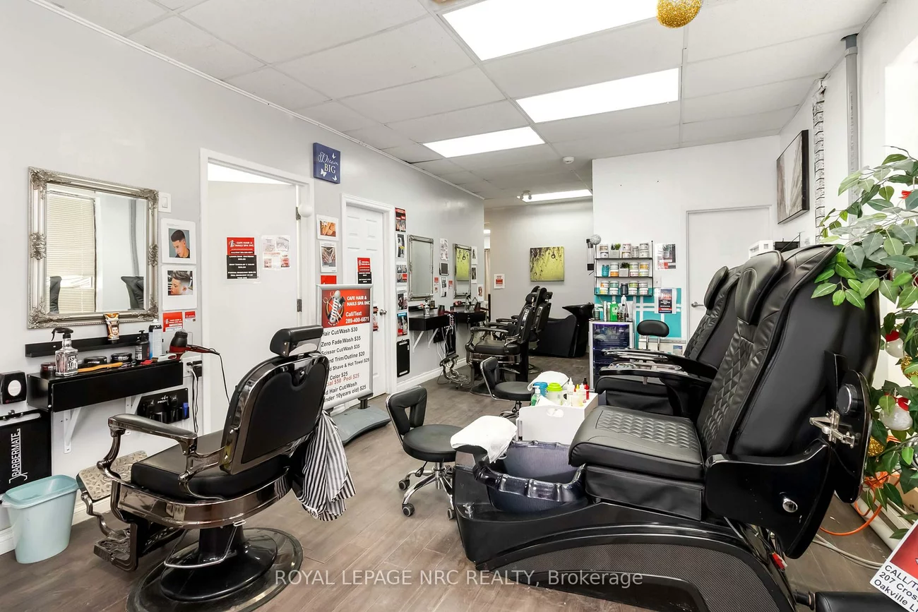 207, Cross, 1014 - QE Queen Elizabeth, Oakville