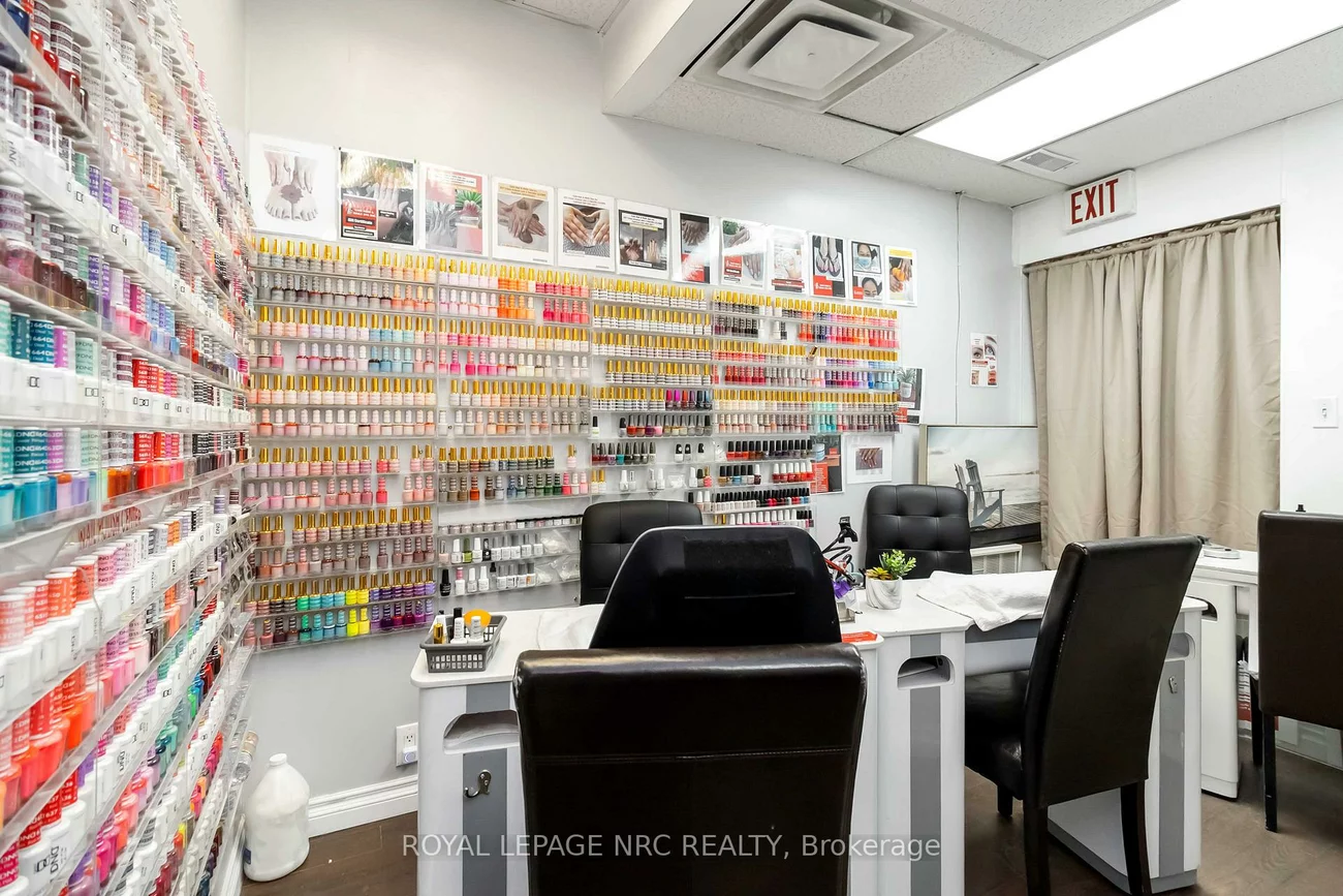 207, Cross, 1014 - QE Queen Elizabeth, Oakville