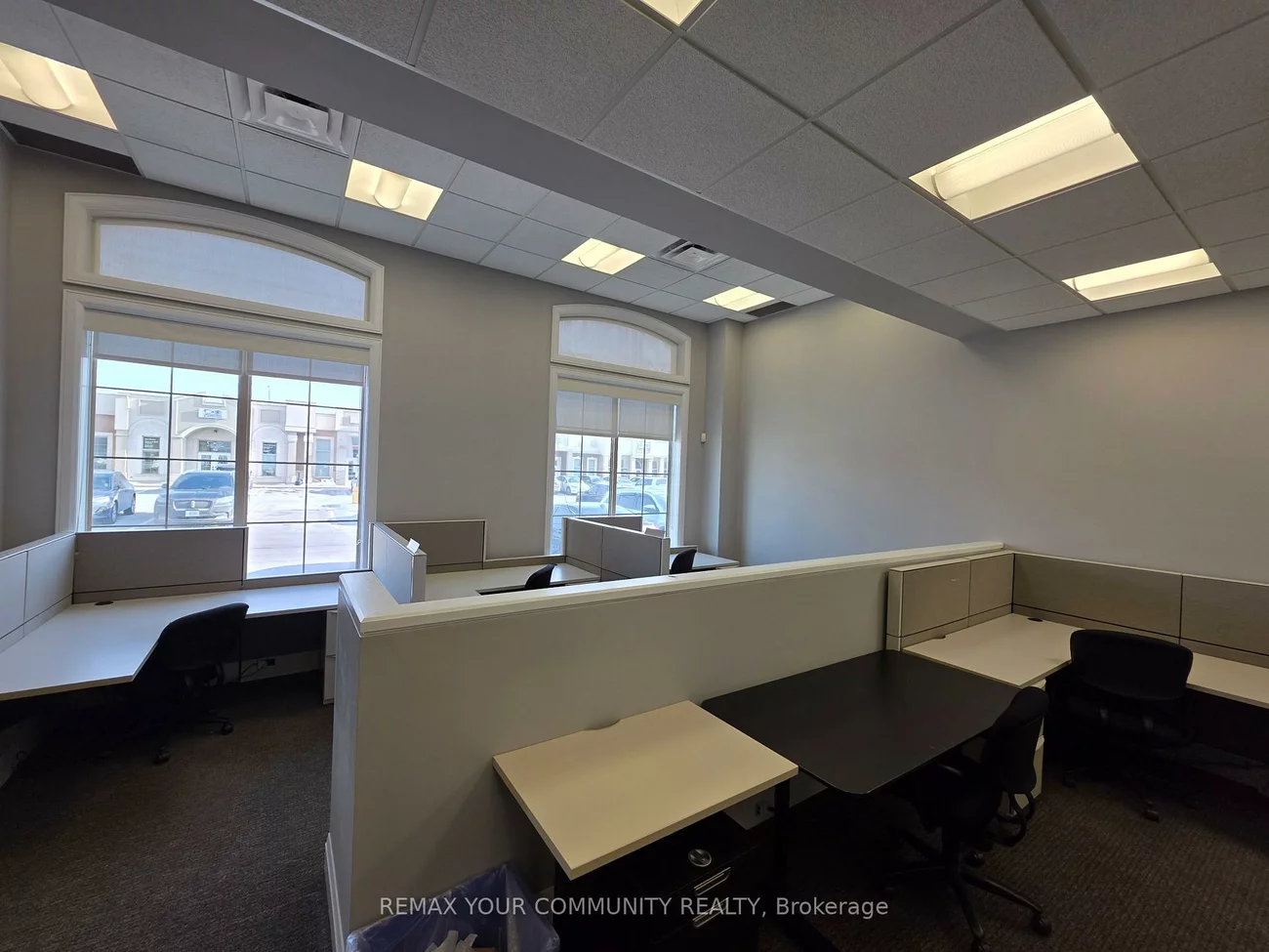 1525, Cornwall, 1014 - QE Queen Elizabeth, Oakville