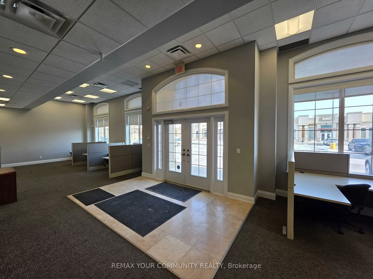 1525, Cornwall, 1014 - QE Queen Elizabeth, Oakville