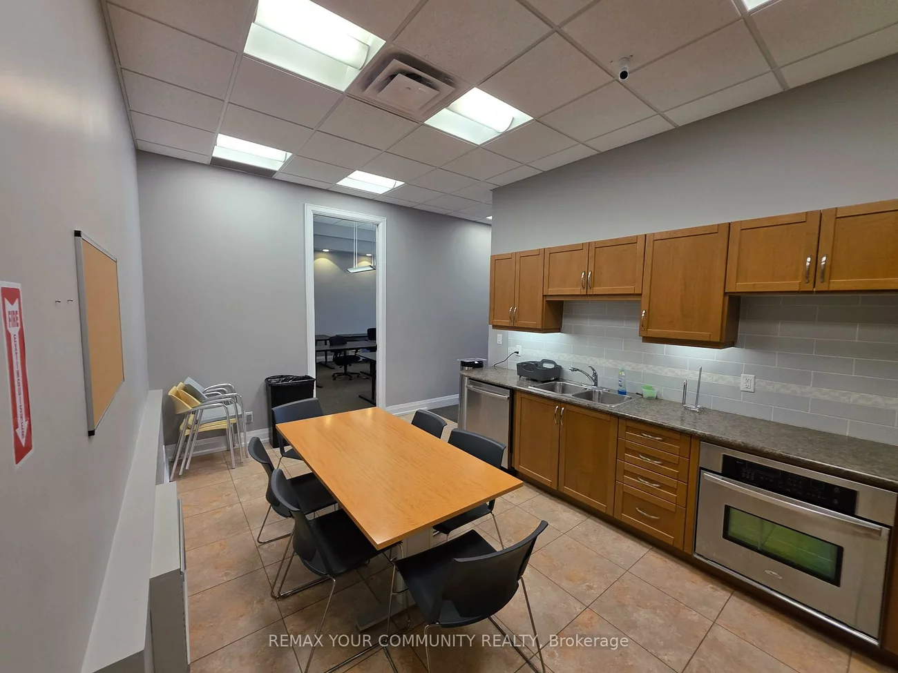 1525, Cornwall, 1014 - QE Queen Elizabeth, Oakville