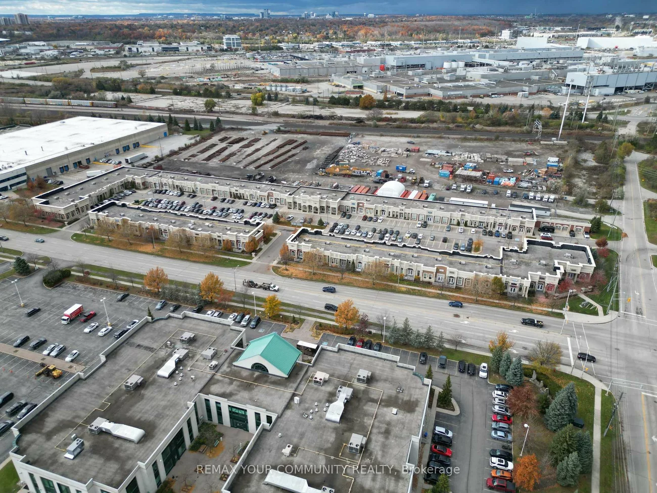 1525, Cornwall, 1014 - QE Queen Elizabeth, Oakville