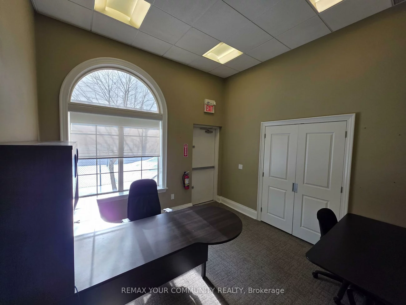 1525, Cornwall, 1014 - QE Queen Elizabeth, Oakville