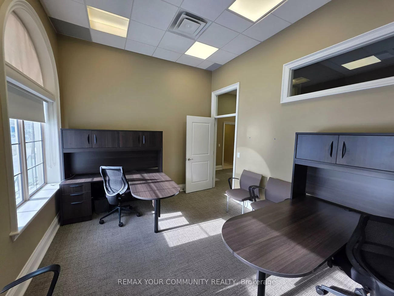 1525, Cornwall, 1014 - QE Queen Elizabeth, Oakville