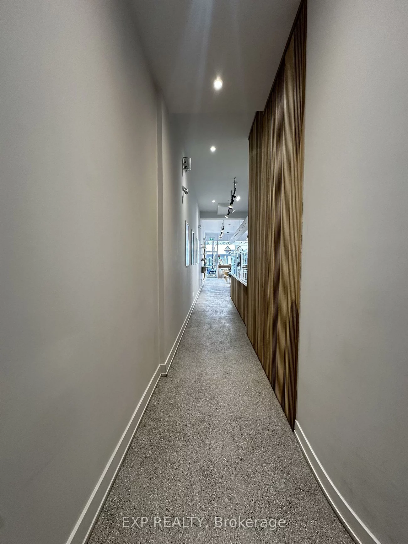 327, Lakeshore, 1013 - OO Old Oakville, Oakville