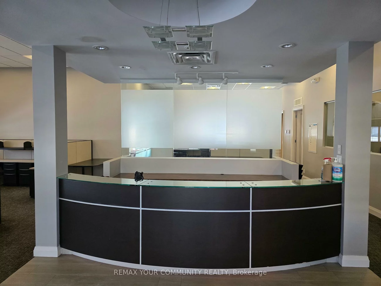 1525, Cornwall, 1014 - QE Queen Elizabeth, Oakville