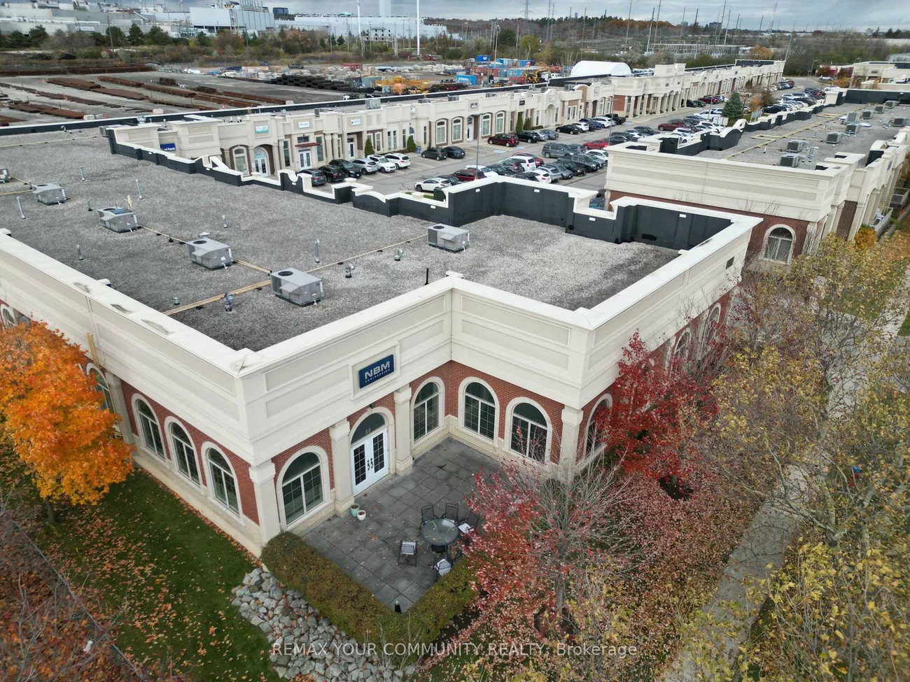 1525, Cornwall, 1014 - QE Queen Elizabeth, Oakville