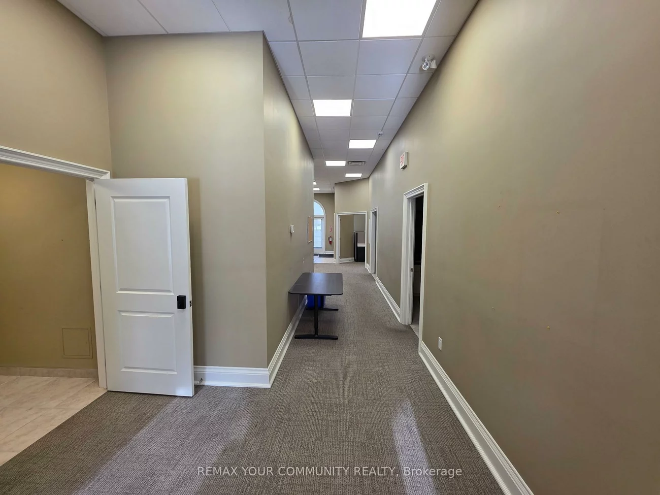 1525, Cornwall, 1014 - QE Queen Elizabeth, Oakville