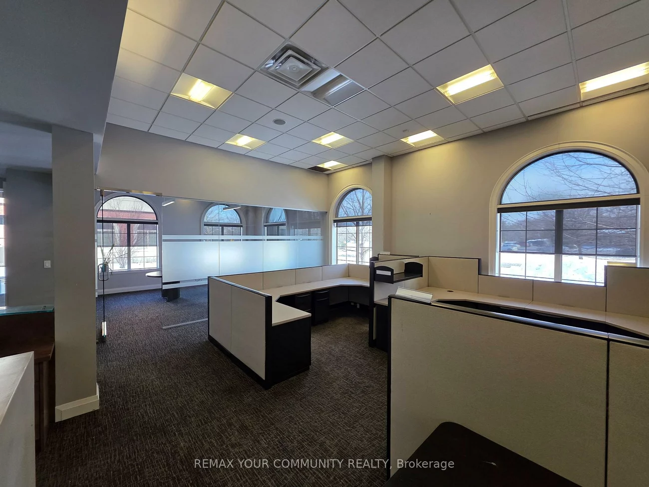 1525, Cornwall, 1014 - QE Queen Elizabeth, Oakville