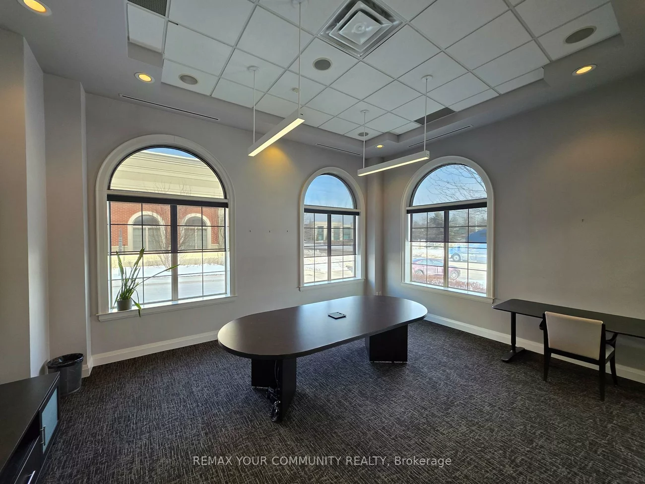 1525, Cornwall, 1014 - QE Queen Elizabeth, Oakville