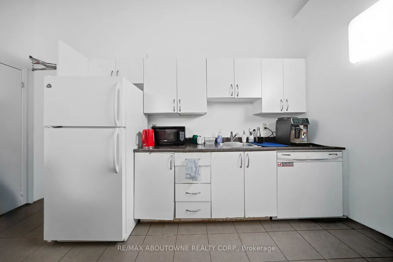 775, Pacific, 1014 - QE Queen Elizabeth, Oakville