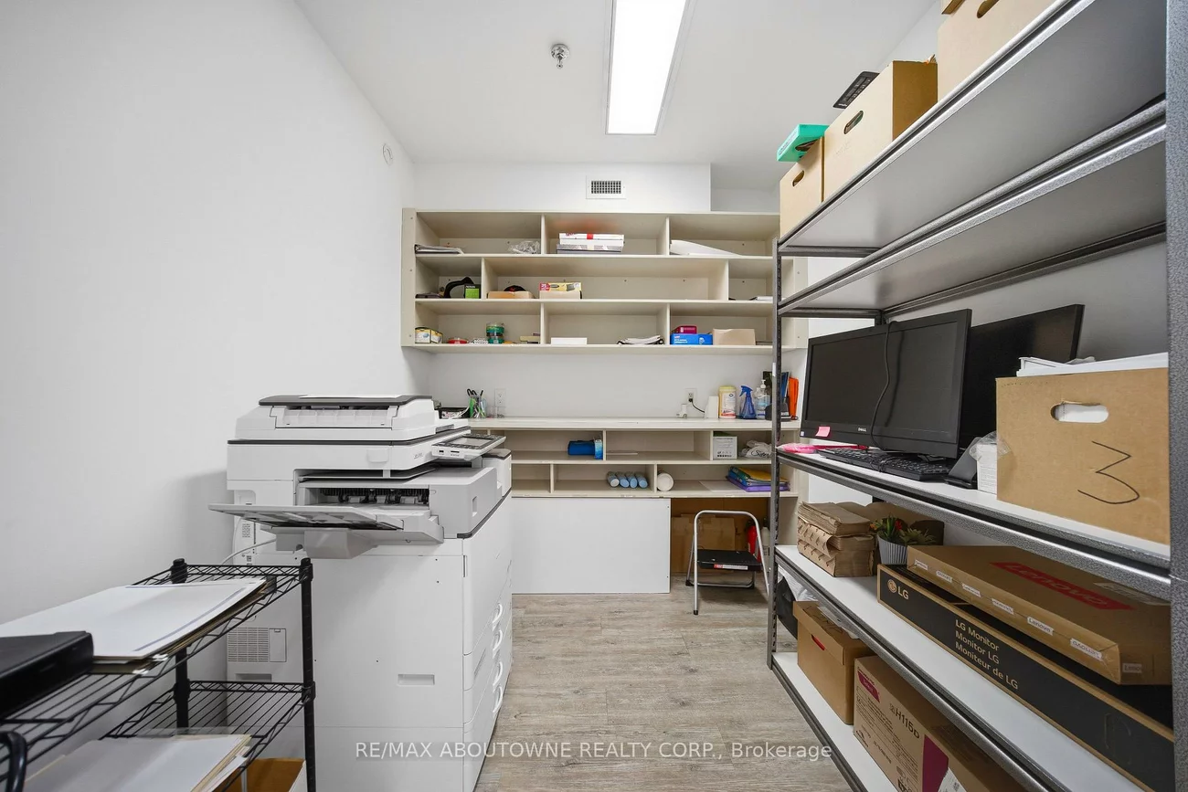 775, Pacific, 1014 - QE Queen Elizabeth, Oakville