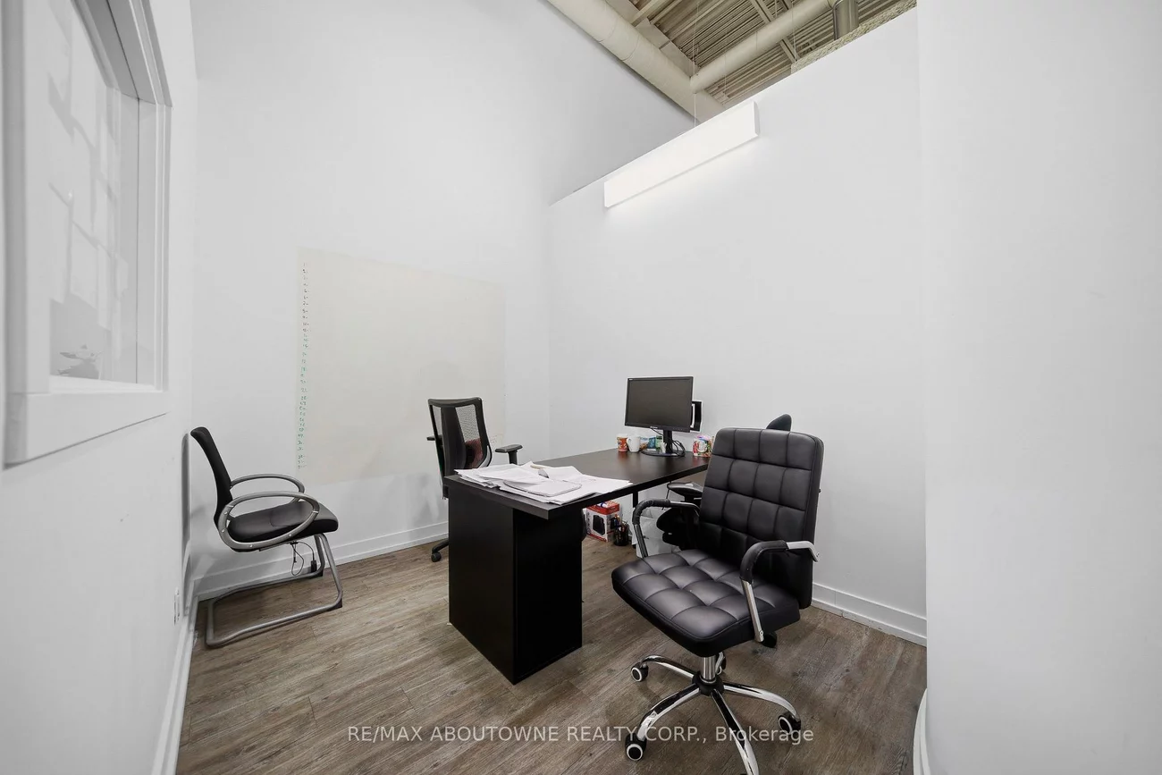 775, Pacific, 1014 - QE Queen Elizabeth, Oakville