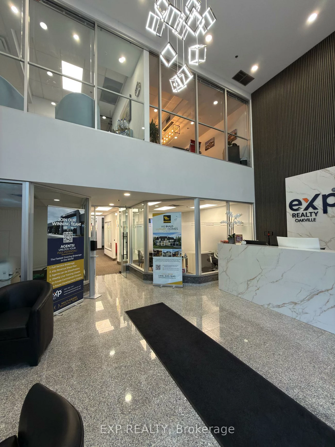 1075, North Service, 1014 - QE Queen Elizabeth, Oakville